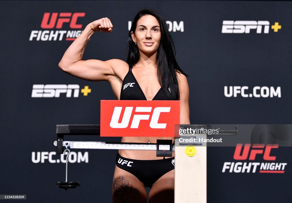 UFC Fight Night: Hall v Strickland Weigh-in
