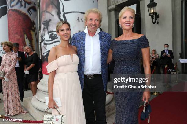 Thomas Gottschalk and his partner Karina Mross and her daughter Melinda during the opera for all concert "Tristan und Isolde" as part of the Munich...