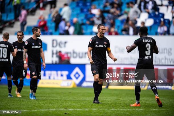 Tim Knipping of SG Dynamo Dresden reacts during the Second Bundesliga match between Hamburger SV and SG Dynamo Dresden at Volksparkstadion on August...