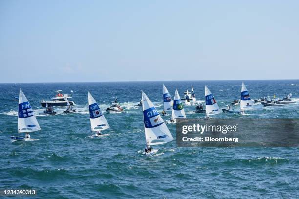 Laser Day Racing 2,064 Laser Sailing Race Stock Photos, High-Res Pictures, and Images ...