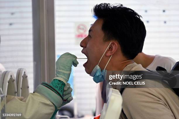 Someone Getting Tested 5,189 Man Getting Tested For Virus Stock Photos, High-Res Pictures, and ...