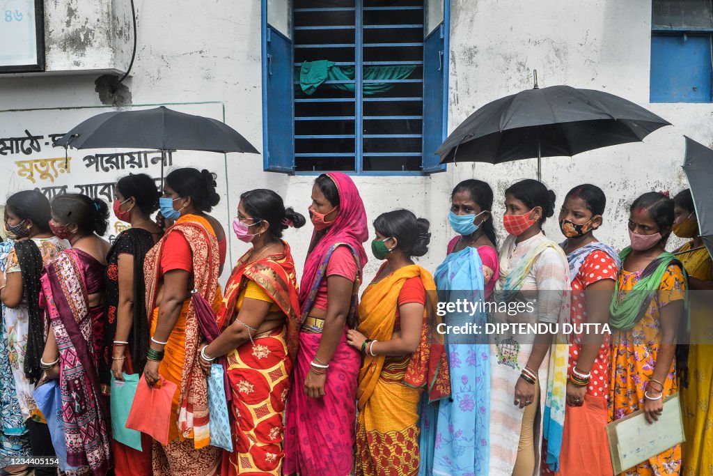 TOPSHOT-INDIA-HEALTH-VIRUS-VACCINE