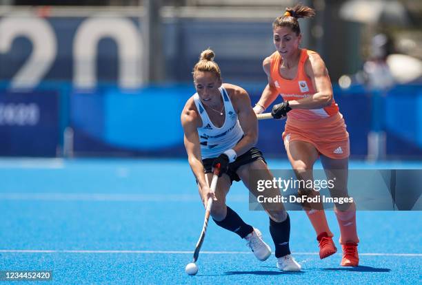 Susannah Townsend of Great Britain controls the ball in the Women's Semifinal Hockey match between Netherlands and Great Britain on day twelve of the...