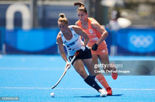 Susannah Townsend of Great Britain controls the ball in the Women's Semifinal Hockey match between Netherlands and Great Britain on day twelve of the...