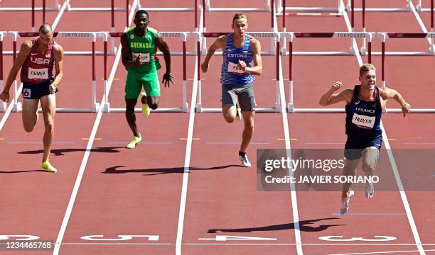 Sprinter Finishers 21,510 Sprint Finish Line Stock Photos, High-Res Pictures, and Images ...