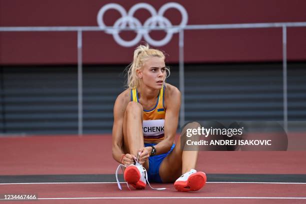 Yevchenko 528 Yuliya Levchenko High Jumper Stock Photos, High-Res Pictures, and ...