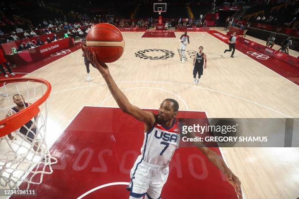 S Kevin Wayne Durant goes to the basket in the men's final basketball match between France and USA during the Tokyo 2020 Olympic Games at the Saitama...