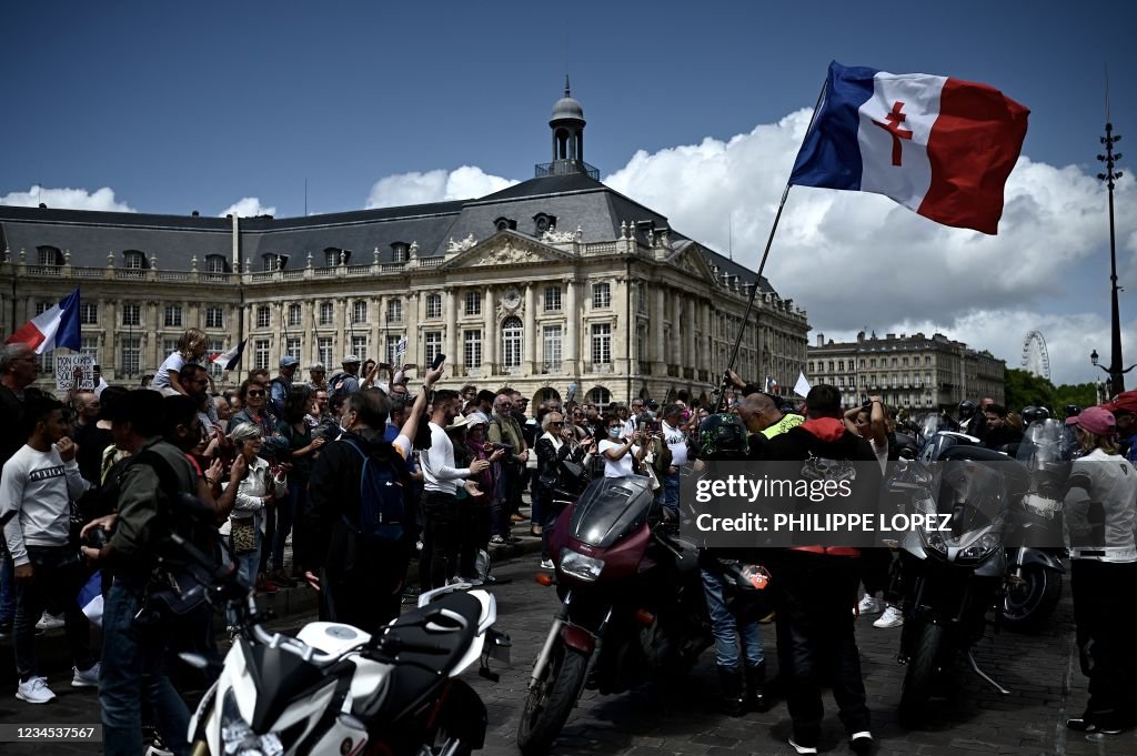 FRANCE-HEALTH-VIRUS-VACCINE-POLITICS-PROTEST