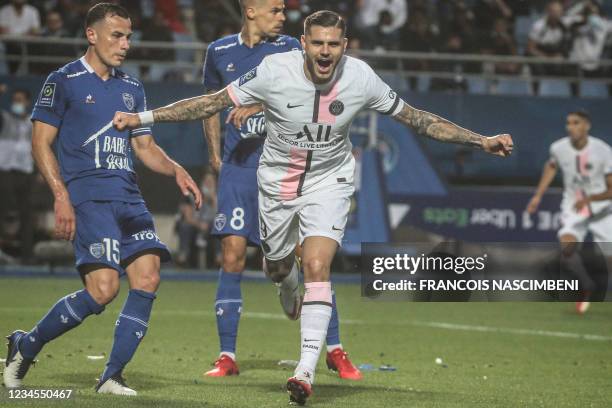 Paris Saint-Germain's Argentinian forward Mauro Icardi celebrates after scoring a goal during the French L1 football match between Paris...