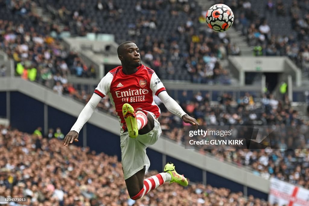 TOPSHOT-FBL-ENG-TOTTENHAM-ARSENAL-FRIENDLY