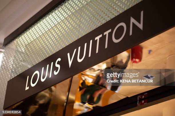 12,206 Louis Vuitton Shop Stock Photos, High-Res Pictures, and Images -  Getty Images