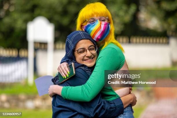 Best Of Friends Photos and Premium High Res Pictures - Getty Images