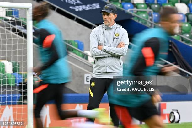 Chelsea's German head coach Thomas Tuchel takes a training session on the eve of the UEFA Super Cup football match between Chelsea and Villarreal at...