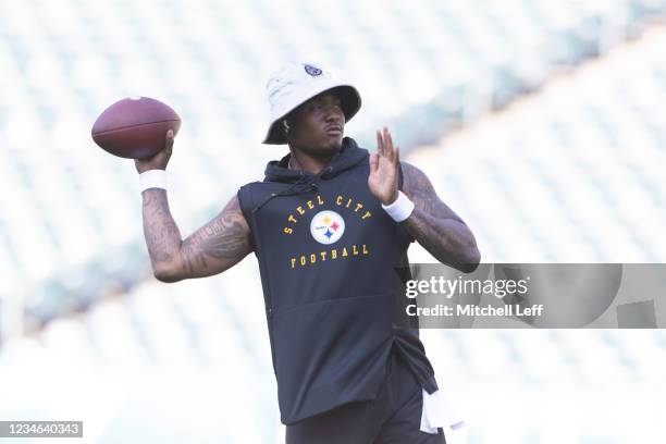 Dwayne Haskins of the Pittsburgh Steelers warms up prior the preseason against the Philadelphia Eagles game at Lincoln Financial Field on August 12,...