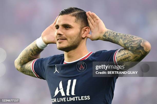 Paris Saint-Germain's Argentinian forward Mauro Icardi celebrates after scoring a goal during the French L1 football match between Paris...