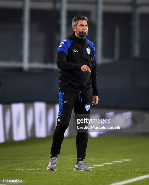 Mauricio Pellegrino coach of Velez Sarsfield gives instructions to his players during a match between River Plate and Velez Sarsfield as part of...