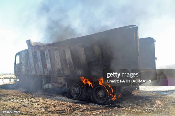 Exploding Semi Tank 3,017 Tank Explosion Stock Photos, High-Res Pictures, and Images ...