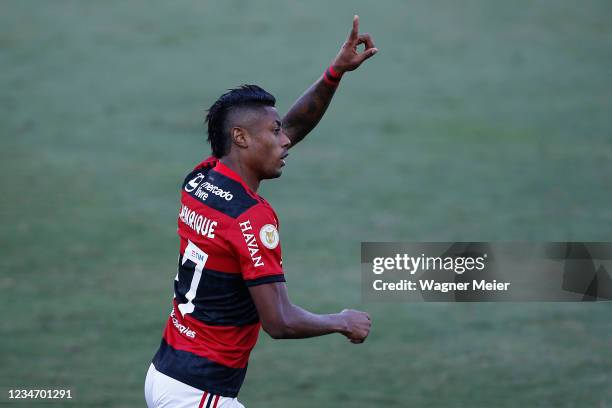 Bruno Henrique of Flamengo celebrate his first goal with teammates during a match between Flamengo and Sport Recife as part of Brasileirao 2021 at...