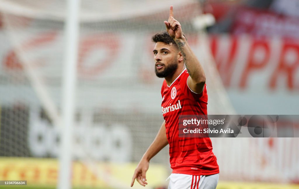 Internacional v Fluminense - Brasileirao 2021
