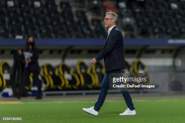 Head coach Peter Stoeger of Ferencvarosi TC looks dejected during the UEFA Champions League Play-Offs Leg One match between BSC Young Boys and...