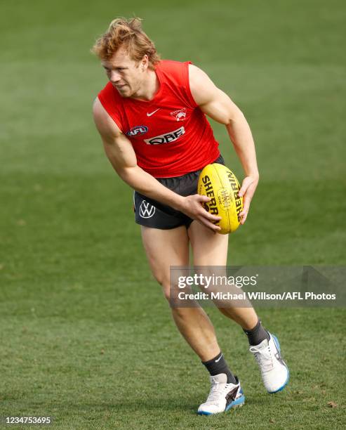 Callum Mills in action during the Sydney Swans training session at North Port Oval on August 19, 2021 in Melbourne, Australia.