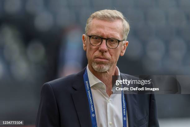 Head coach Peter Stoeger of Ferencvarosi TC Looks on prior to the UEFA Champions League Play-Offs Leg One match between BSC Young Boys and...