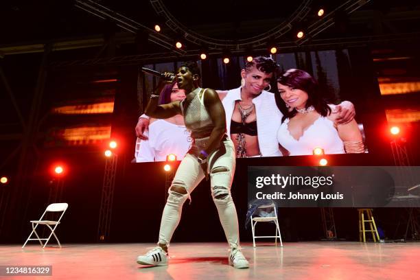 Tabitha Singer Duncan Rb Photos and Premium High Res Pictures - Getty Images