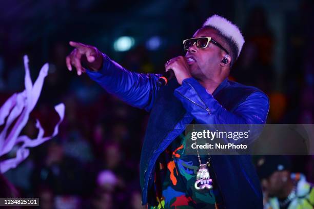Kardinal Rapper 995 Kardinal Offishall Photos & High Res Pictures - Getty Images