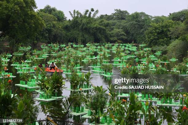 Floating Rafters Lake Delhi Photos and Premium High Res Pictures - Getty Images