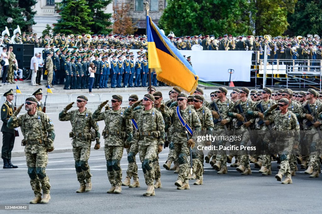Ukrainian armed forces units participate in a rehearsal of...