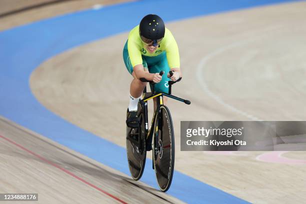 Amanda Reid of Team Australia competes in the Track Cycling Women's C1-2-3 500m Time Trial on day 3 of the Tokyo 2020 Paralympic Games at Izu...
