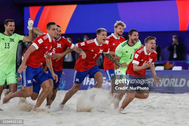 Players of Football Union Of Russia celebrate victory during the FIFA Beach Soccer World Cup Russia 2021 semi-final match between Football Union of...