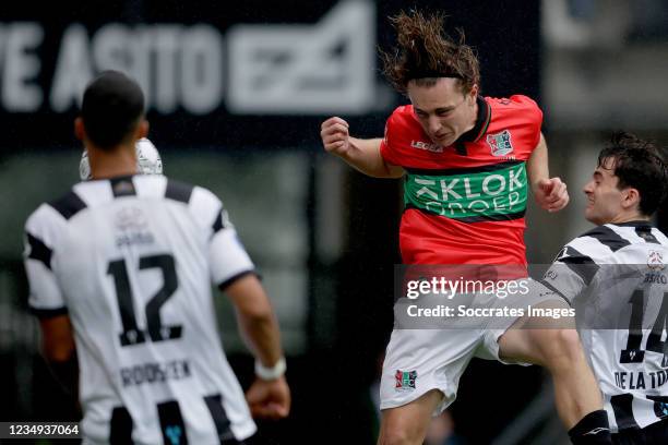 Ali Akman of NEC Nijmegen scores the first goal to make it 0-1 during the Dutch Eredivisie match between Heracles Almelo v NEC Nijmegen at the Polman...