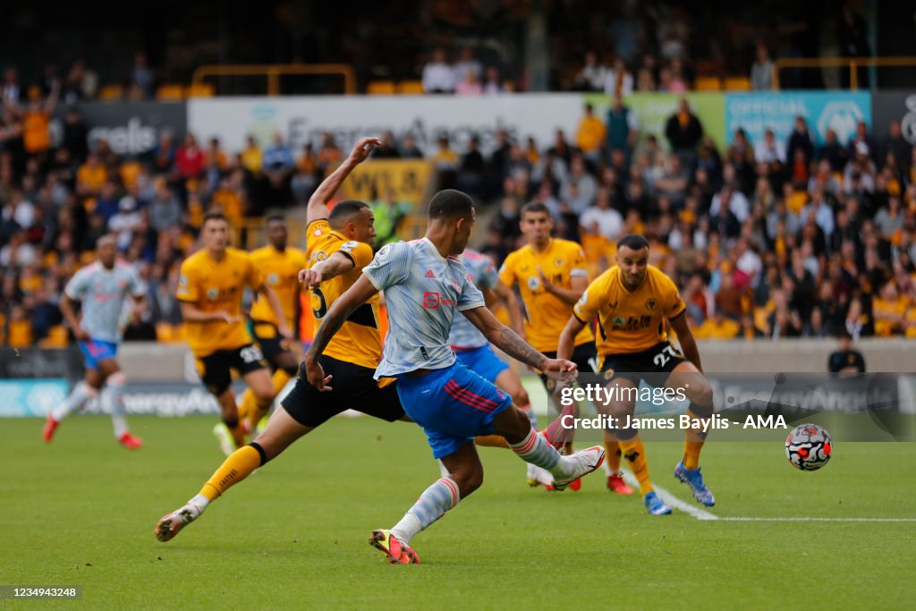 Wolverhampton Wanderers v Manchester United - Premier League