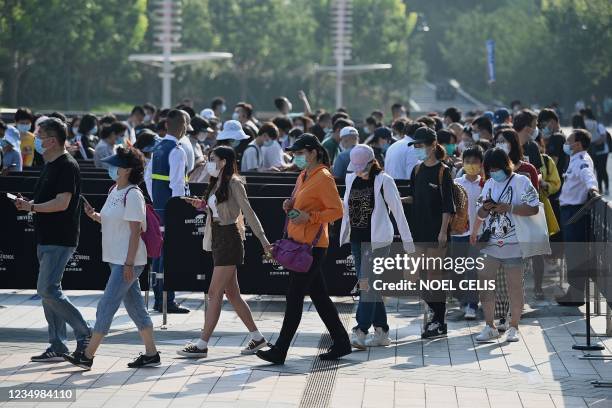 Queue Park Theme Park Queue Photos and Premium High Res Pictures - Getty Images