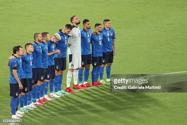 Italy during the moment of silence in memory of Francesco Morini during the 2022 FIFA World Cup Qualifier match between Italy and Bulgaria at Artemio...