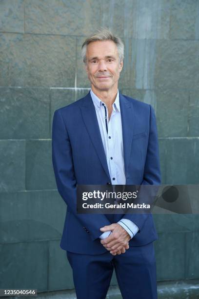 Hannes Jaenicke attends the Deutscher Schauspielpreis 2021 at Spindler & Klatt on September 3, 2021 in Berlin, Germany.