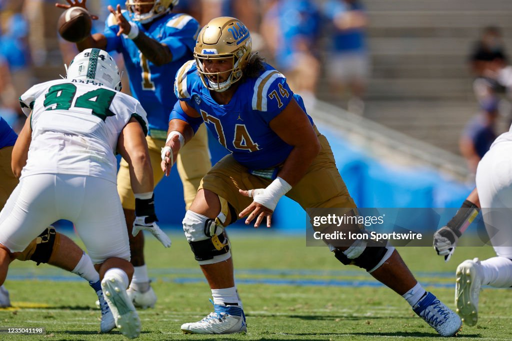 COLLEGE FOOTBALL: AUG 28 Hawaii at UCLA