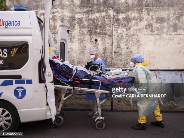 Covid 19 patient is being transferred as part of the Hippocampe operation on September 3, 2021 at the University hospital in Pointe-a-Pitre, on the...