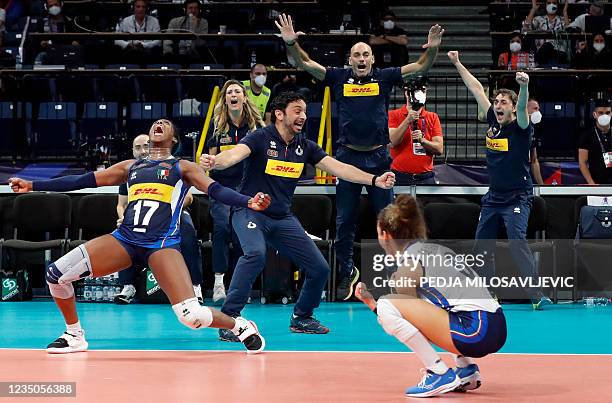8 566 Euro Volley Stock Photos High Res Pictures And Images Getty 8-566-euro-volley-stock-photos-high-res-pictures-and-images-getty
