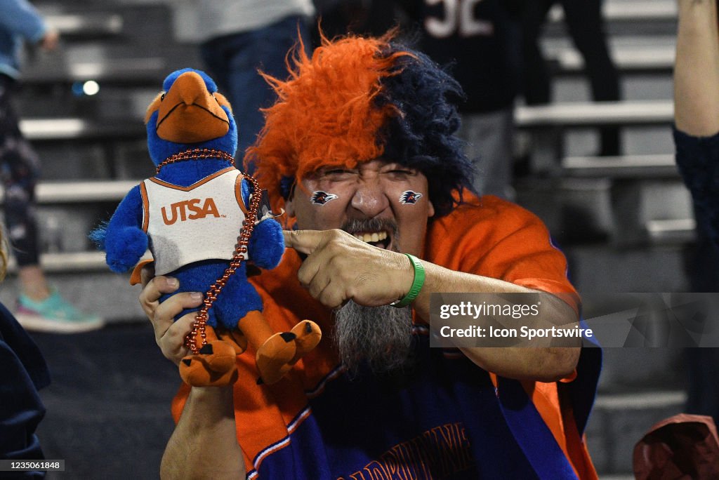 COLLEGE FOOTBALL: SEP 04 UTSA at Illinois