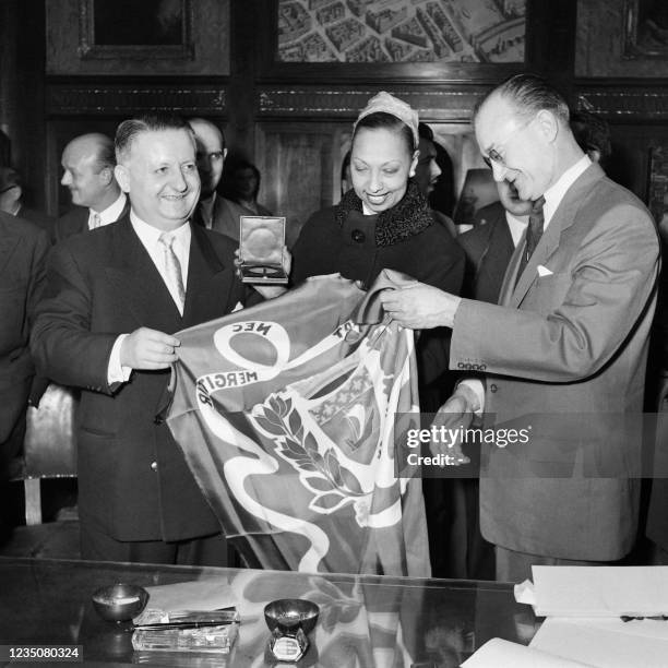 14 Jacques Féron Stock Photos, HighRes Pictures, and Images Getty Images