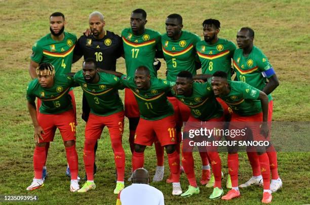 Cameroon's National Football team players pose for a photo during the FIFA Qatar 2022 World Cup qualification football match between Ivory Coast and...