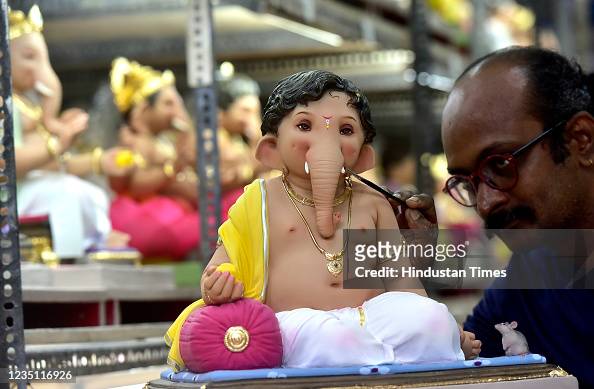 30 Bal Ganesh Photos and Premium High Res Pictures - Getty Images