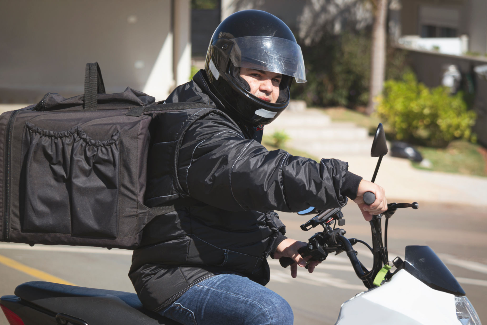 entregador moto