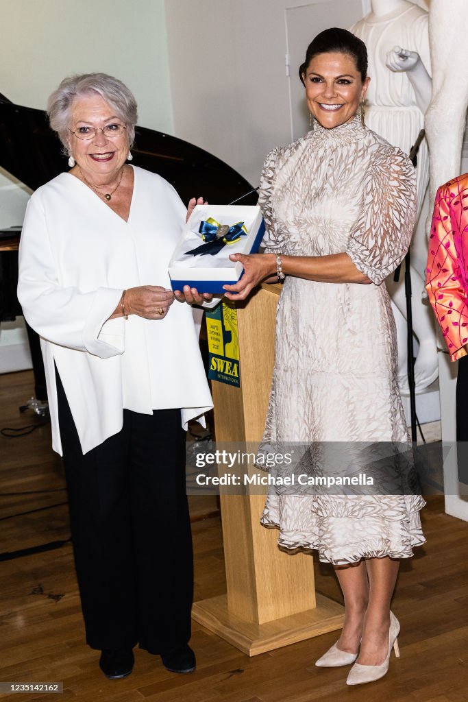Crown Princess Victoria Receives Swedish Woman of the Year 2021 Award From SWEA International