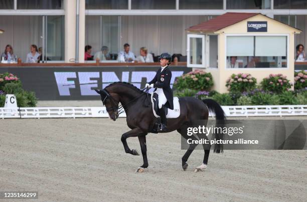 September 2021, Lower Saxony, Hagen A.T.W.: Equestrian sport: European Championships, Dressage, Grand Prix Special. Dressage rider Victoria...