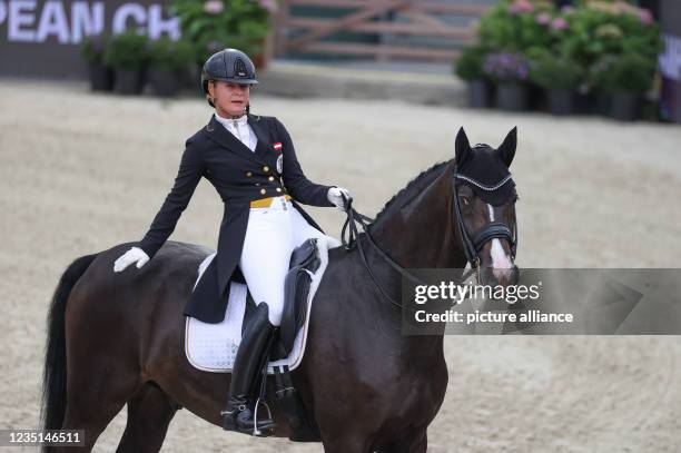 September 2021, Lower Saxony, Hagen A.T.W.: Equestrian sport: European Championships, Dressage, Grand Prix Special. Dressage rider Victoria...