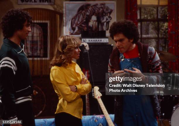Paul Provenza, Elissa Leeds, Charles Fleischer appearing in the ABC tv series 'Blue Jeans', episode 'Pilot'.