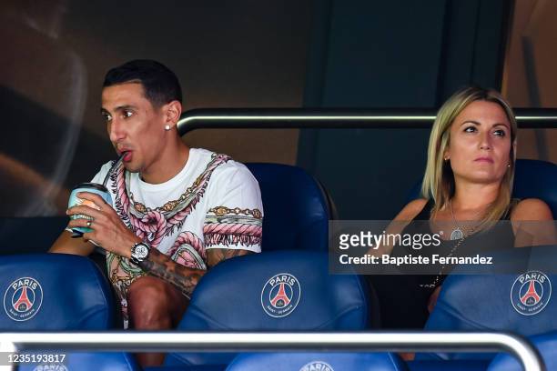 Angel DI MARIA of Paris Saint Germain in the stands with his wife Jorgelina CARDOSO during the French Ligue 1 Uber Eats soccer match between Paris...